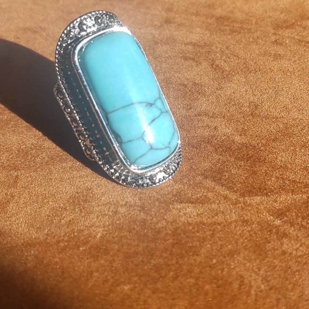 Ring - Picture 2 of 5